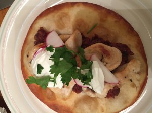 chickentostadawithspicyblackbeans